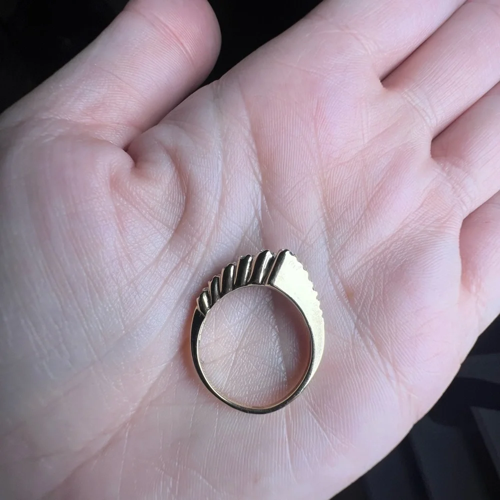 Unique Fan 14K Yellow Gold Diamond Asymmetrical Ring Size 8.25